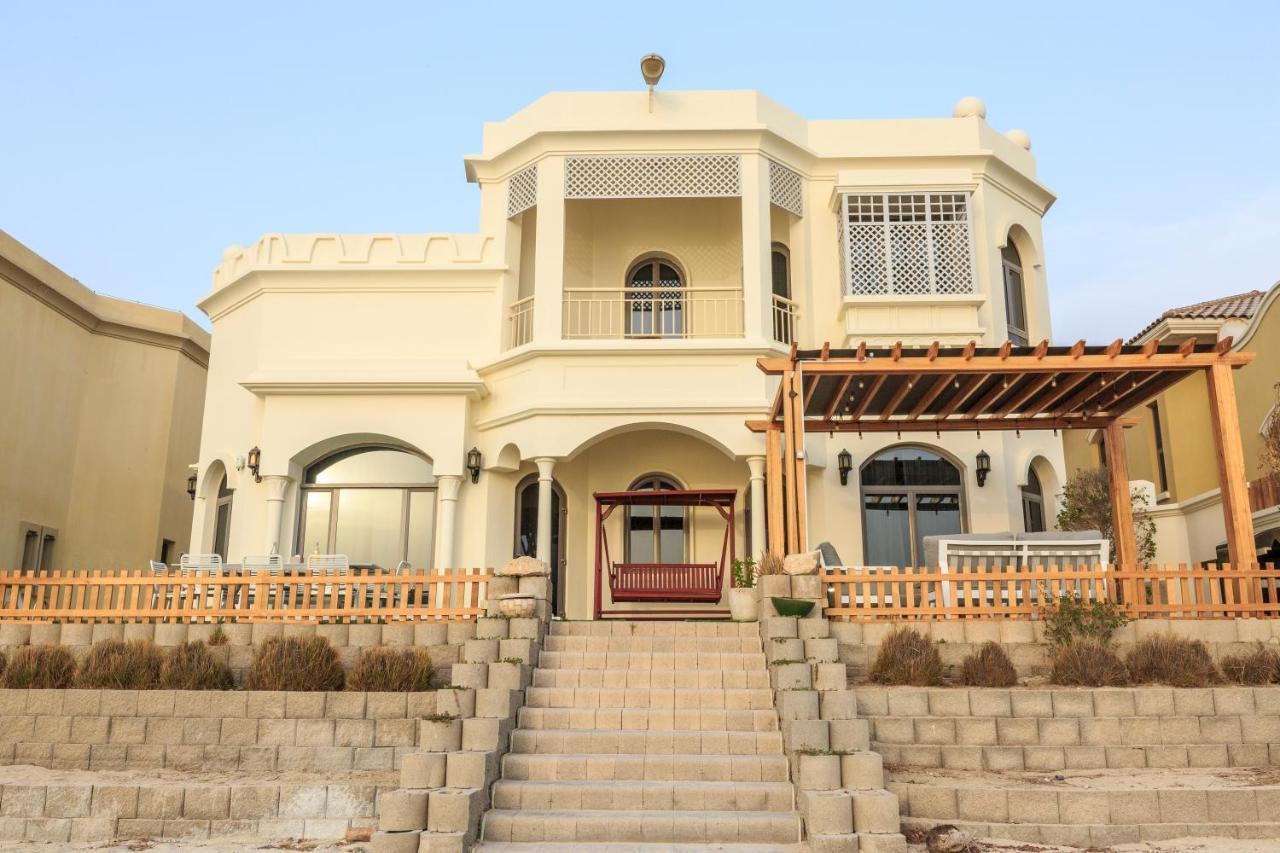 The S Holiday Homes - Stunning 5 Bedrooms Villa At The Palm Jumeirah With Private Beach And Pool ดูไบ ภายนอก รูปภาพ